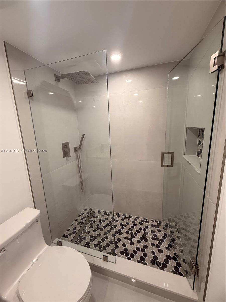 6070 W 19th Ave # 315, Hialeah FL 33012 — 12