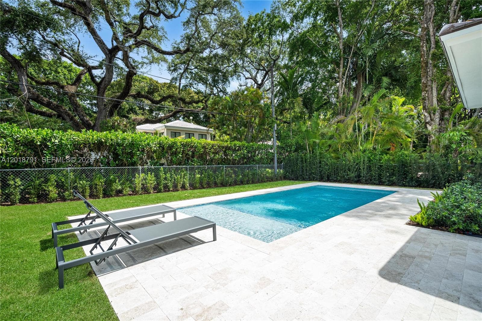 1037 Sevilla Ave, Coral Gables FL 33134 — 32