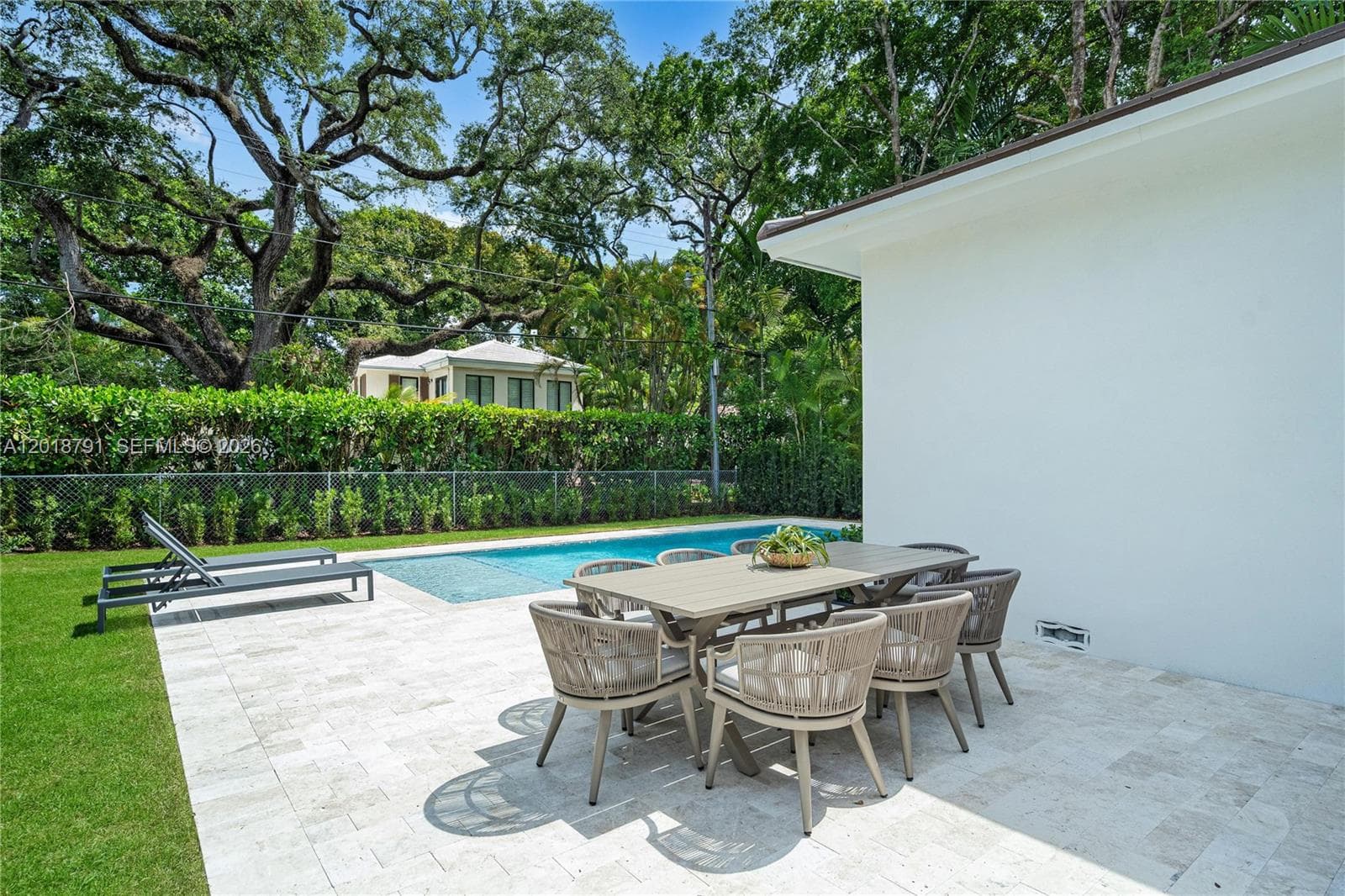 1037 Sevilla Ave, Coral Gables FL 33134 — 33