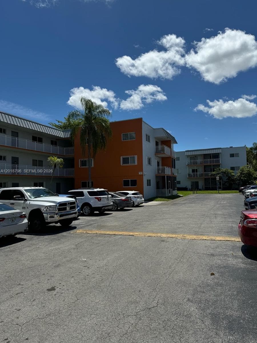 11307 SW 200th St # B, Miami FL 33157 — 14