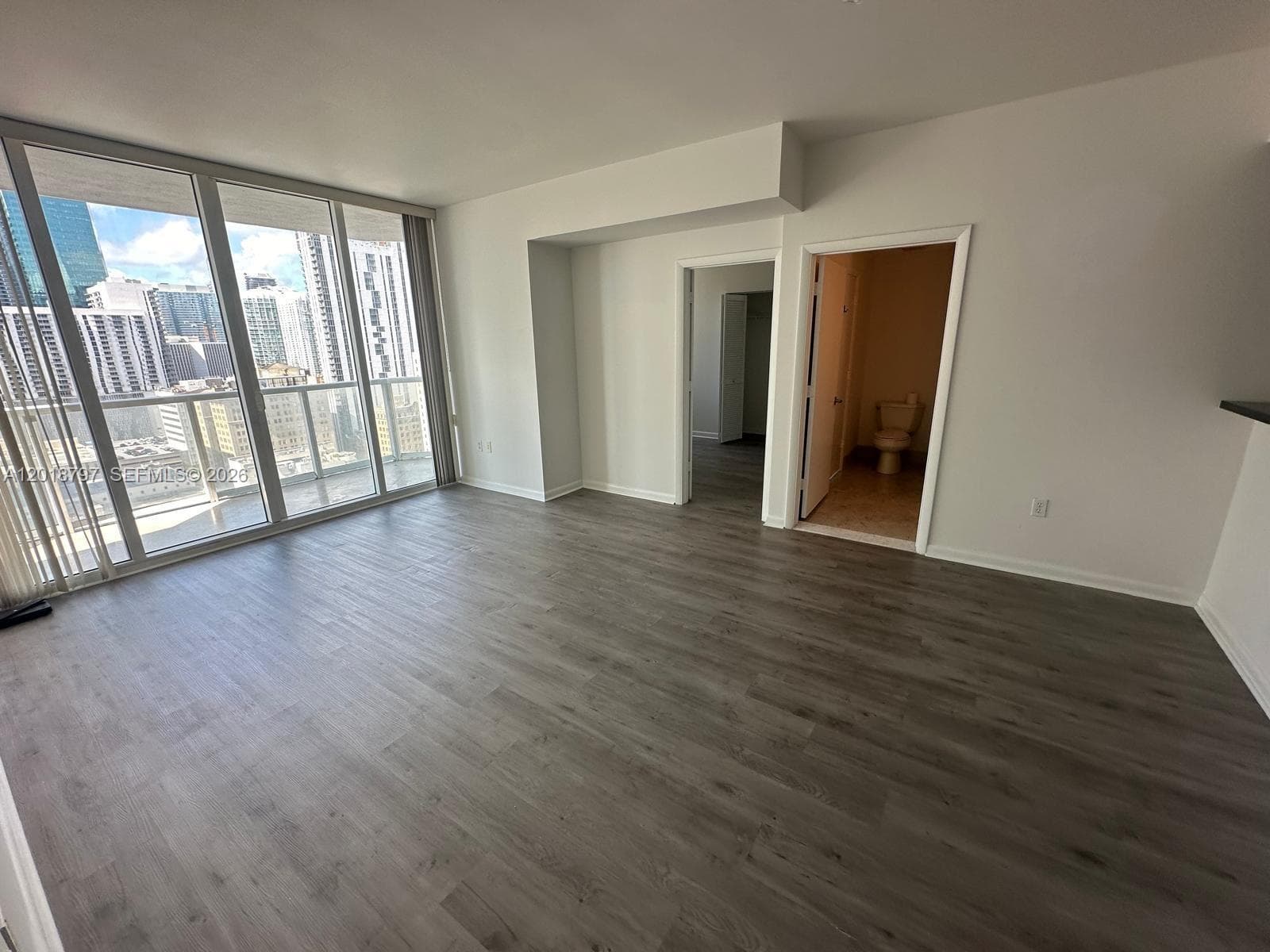 244 Biscayne Blvd # 1910, Miami FL 33132 — 1