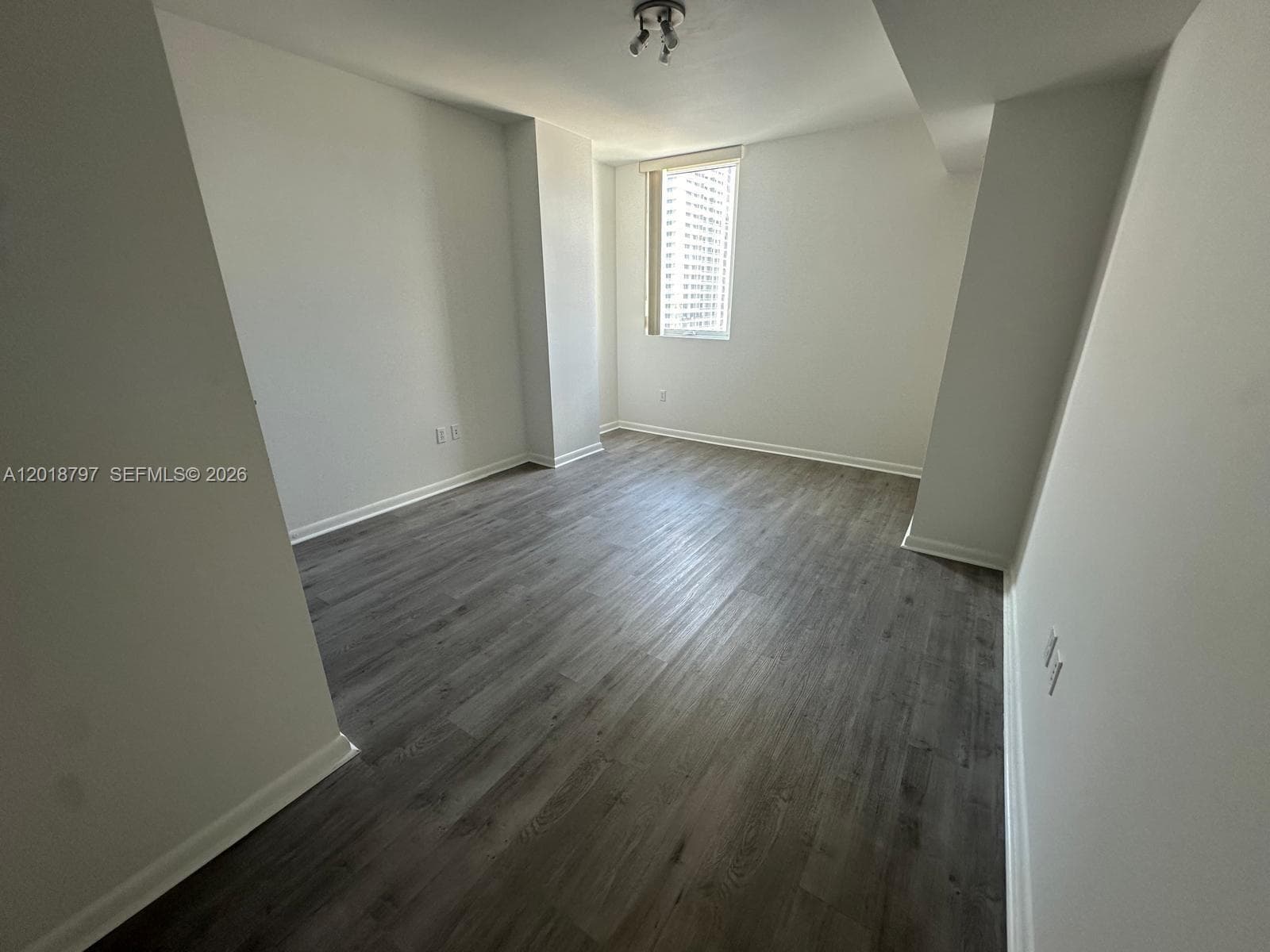 244 Biscayne Blvd # 1910, Miami FL 33132 — 9