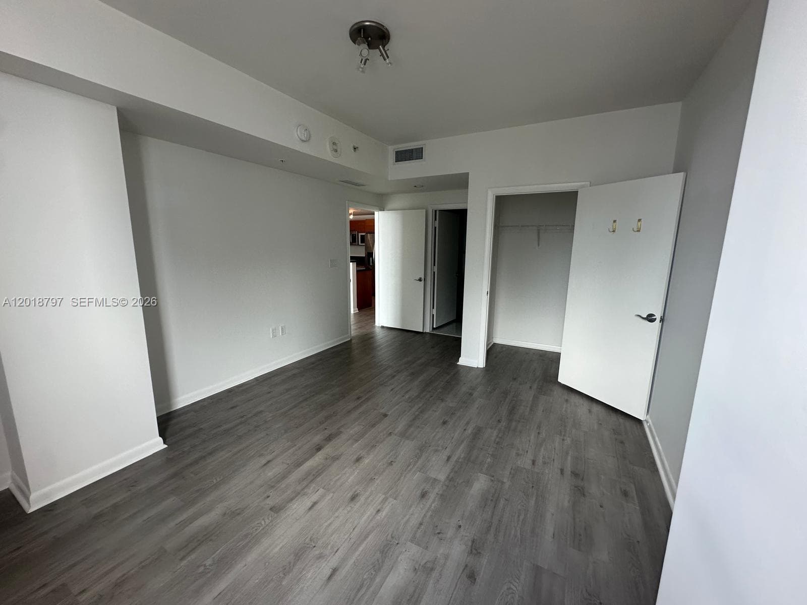 244 Biscayne Blvd # 1910, Miami FL 33132 — 10