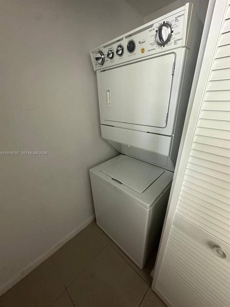 244 Biscayne Blvd # 1910, Miami FL 33132 — 8