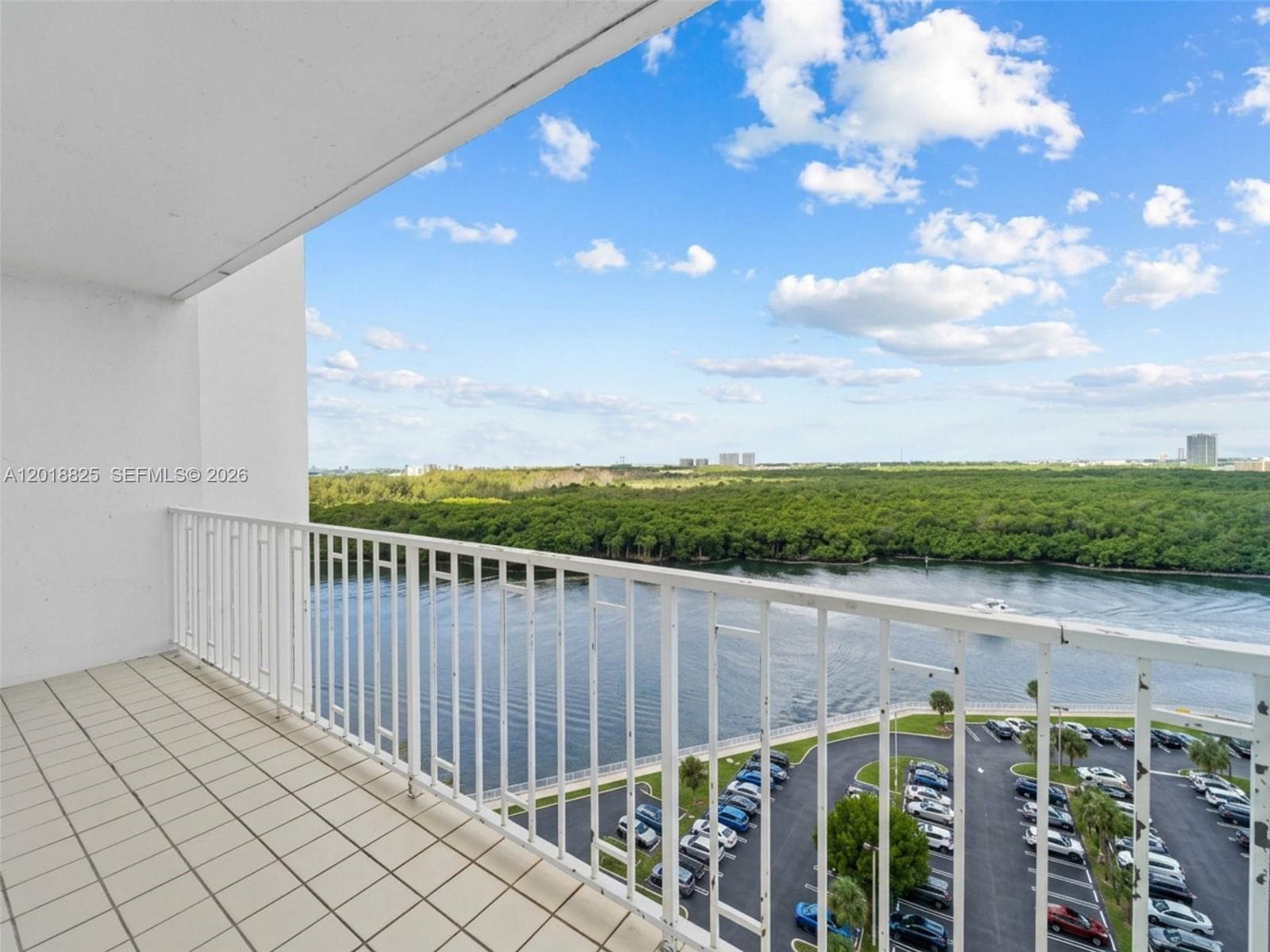 500 Bayview Dr # 1421, Sunny Isles Beach FL 33160 — 1