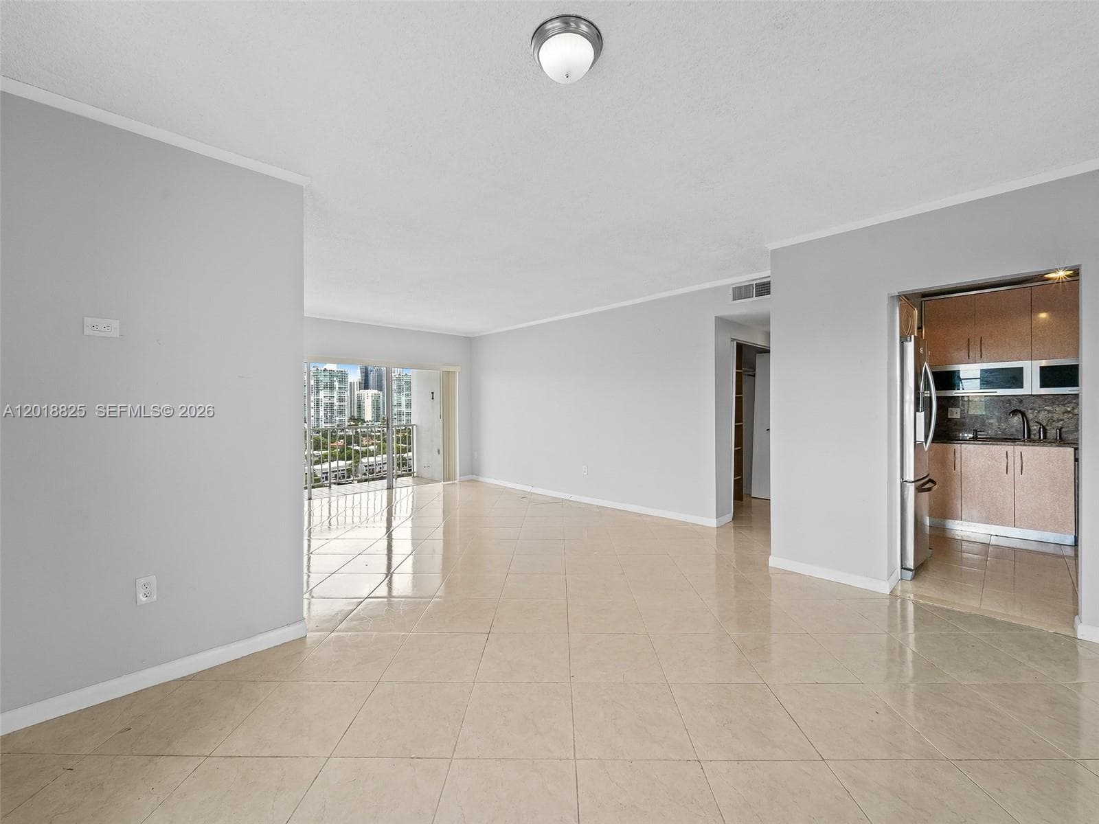 500 Bayview Dr # 1421, Sunny Isles Beach FL 33160 — 14