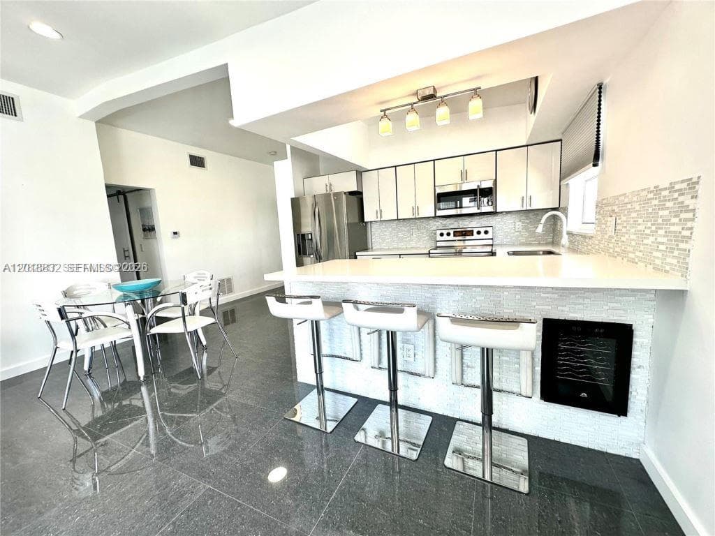 3751 NE 170th St # 4, North Miami Beach FL 33160 — 7