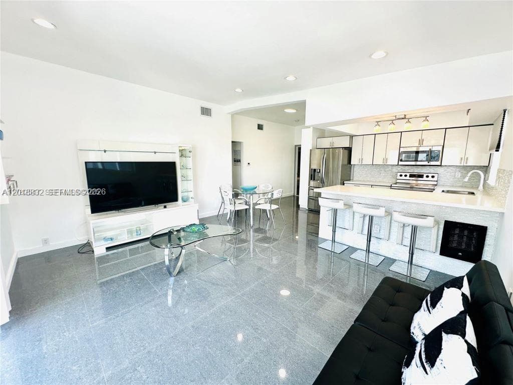 3751 NE 170th St # 4, North Miami Beach FL 33160 — 3