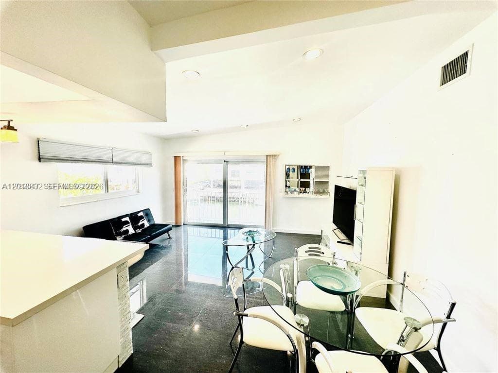 3751 NE 170th St # 4, North Miami Beach FL 33160 — 5