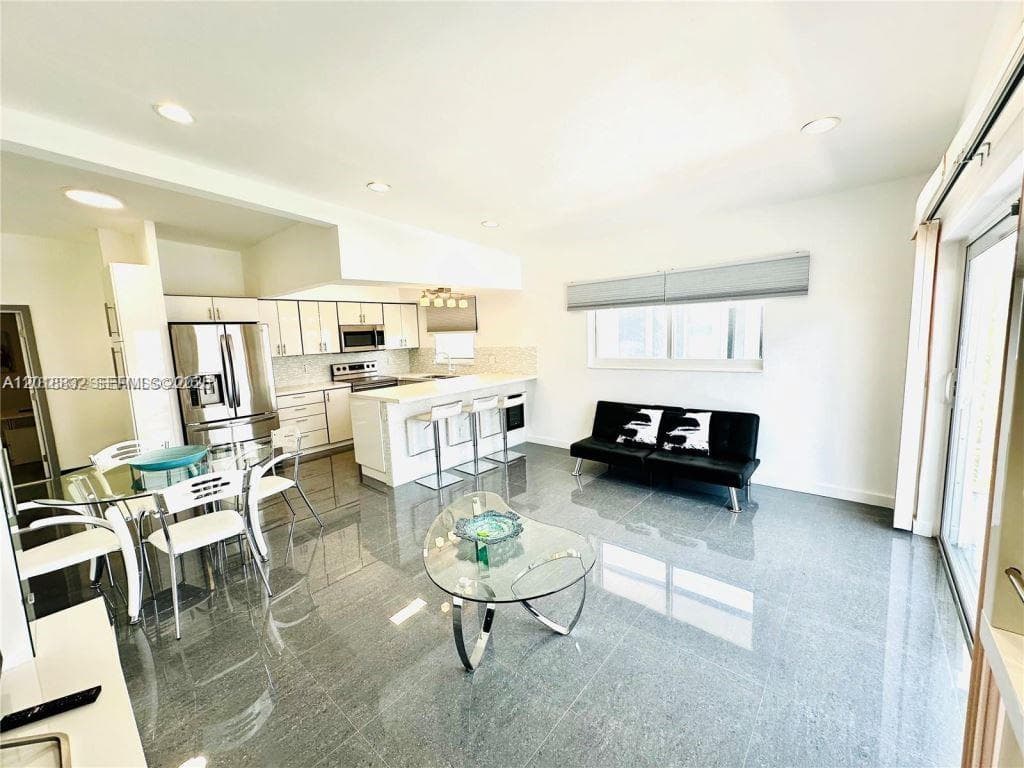 3751 NE 170th St # 4, North Miami Beach FL 33160 — 4