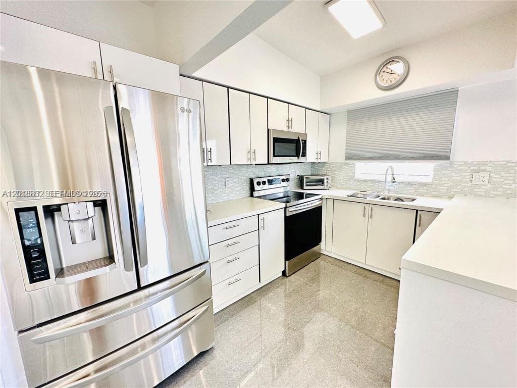 3751 NE 170th St # 4, North Miami Beach FL 33160 — 8