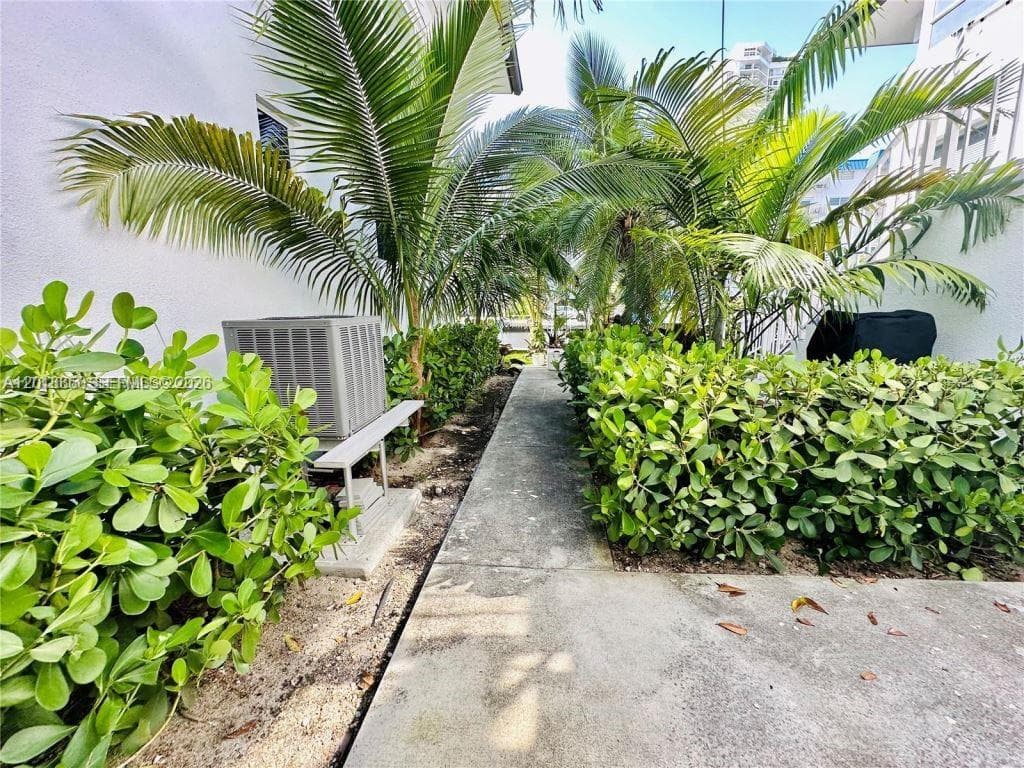 3751 NE 170th St # 2, North Miami Beach FL 33160 — 16