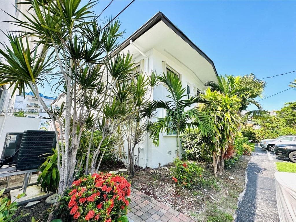 3751 NE 170th St # 2, North Miami Beach FL 33160 — 22