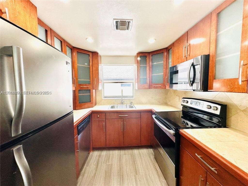 3751 NE 170th St # 2, North Miami Beach FL 33160 — 5