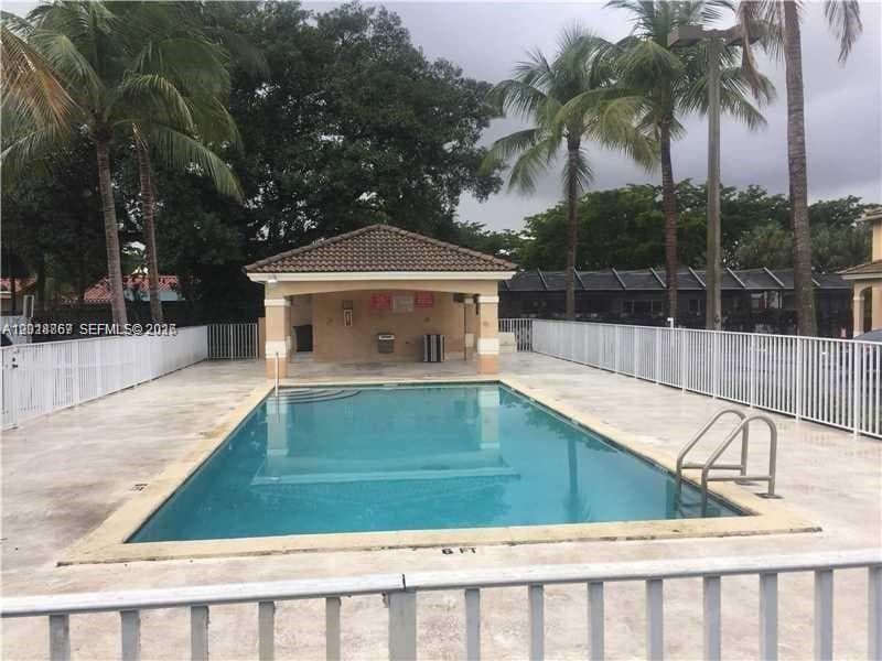 16614 NW 72nd Pl, Miami Lakes FL 33014 — 20