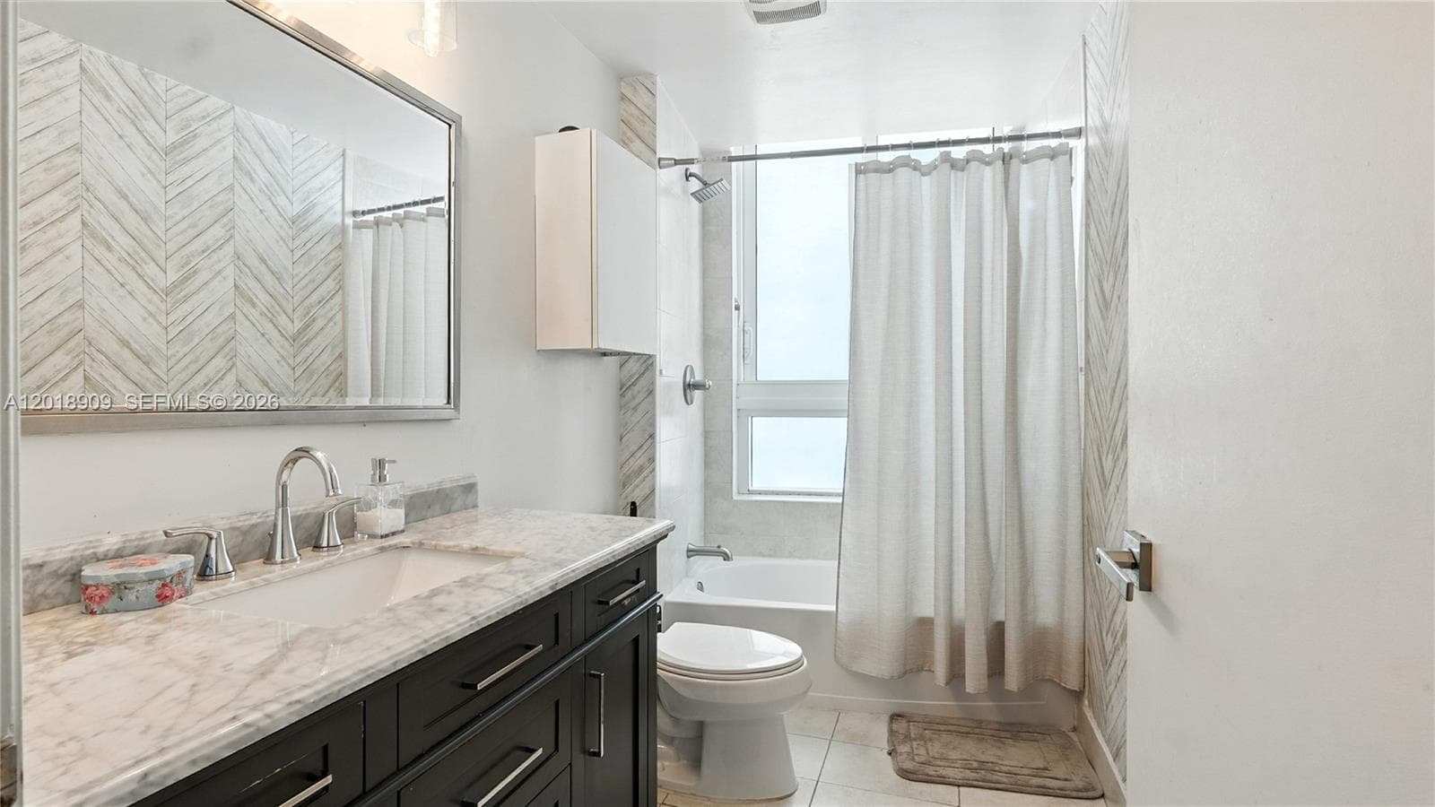 1900 N Bayshore Dr # 2810, Miami FL 33132 — 14