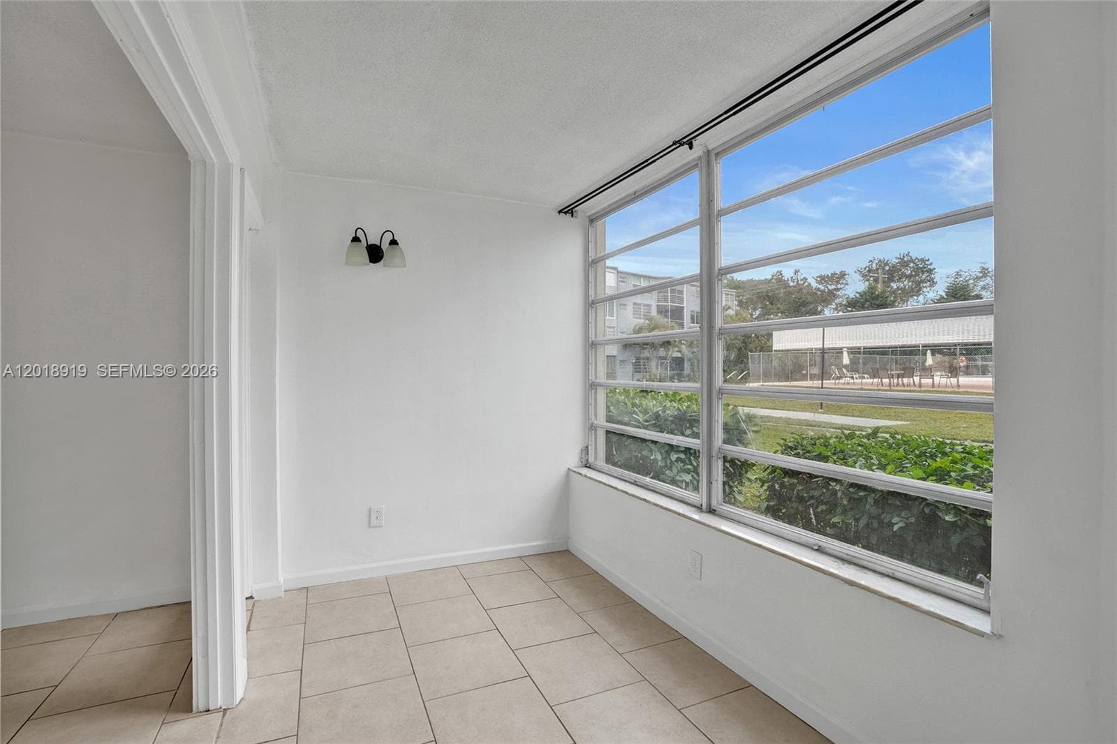 1601 NE 191 ST # B112, Miami FL 33179 — 16