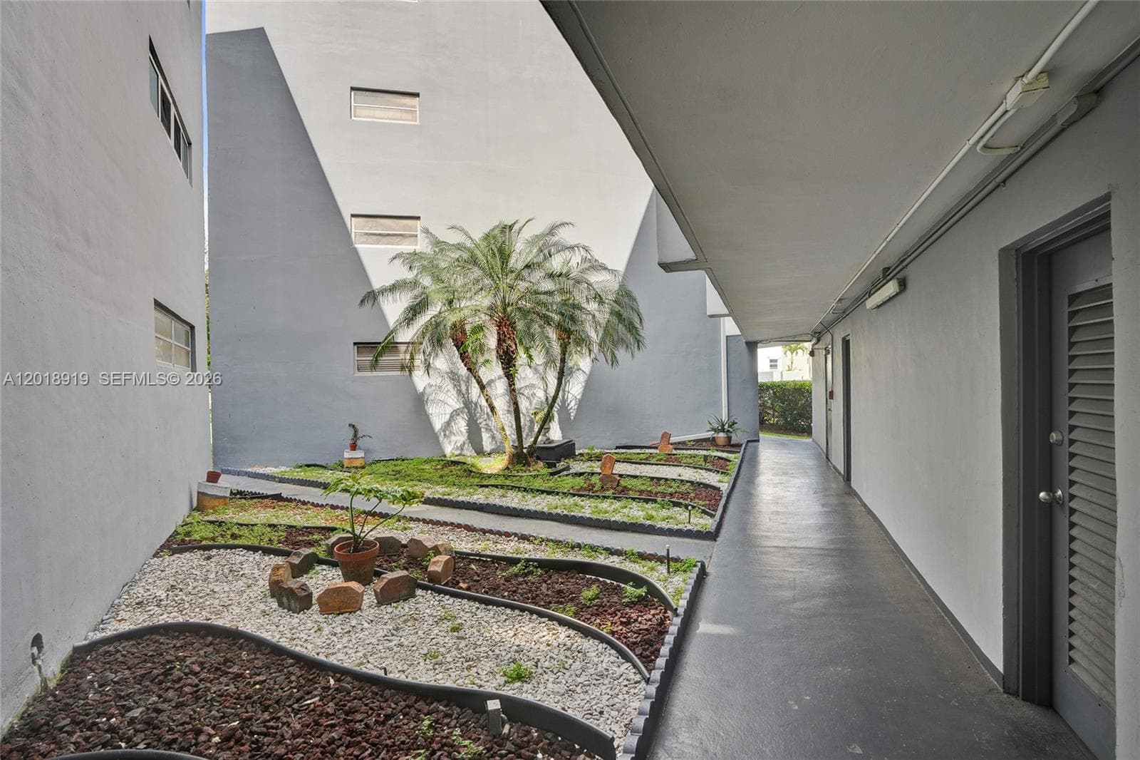 1601 NE 191 ST # B112, Miami FL 33179 — 28