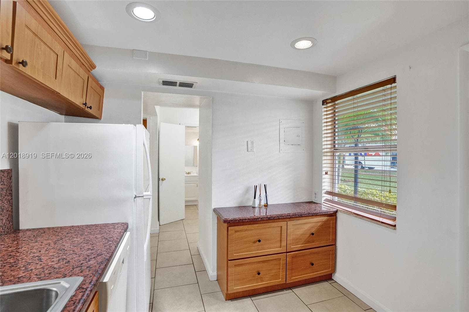 1601 NE 191 ST # B112, Miami FL 33179 — 5