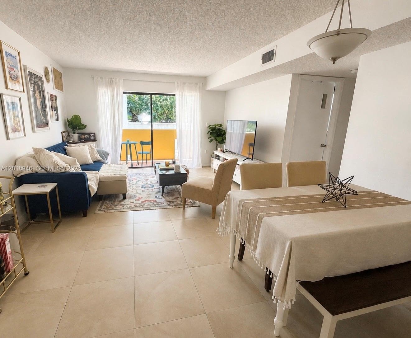 2924 Collins Ave # 404, Miami Beach FL 33140 — 2