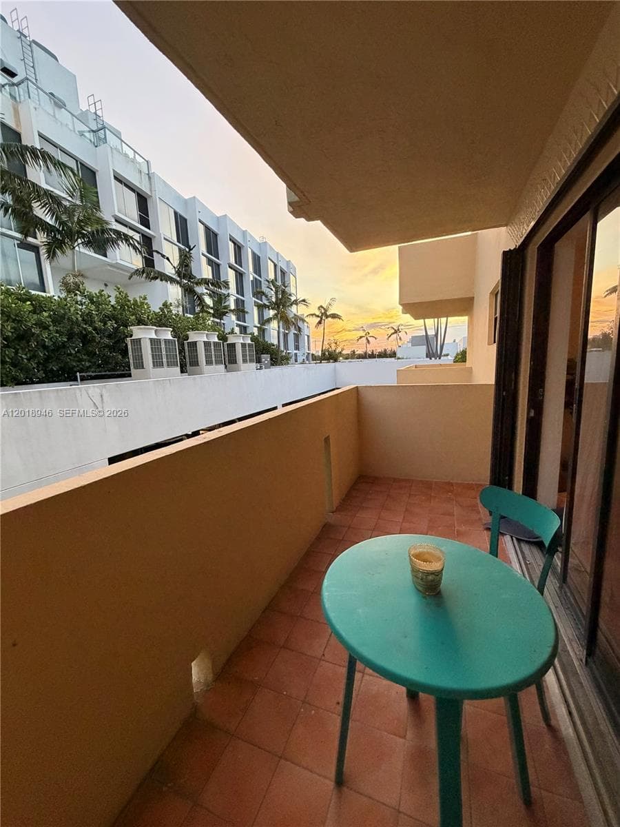 2924 Collins Ave # 404, Miami Beach FL 33140 — 9