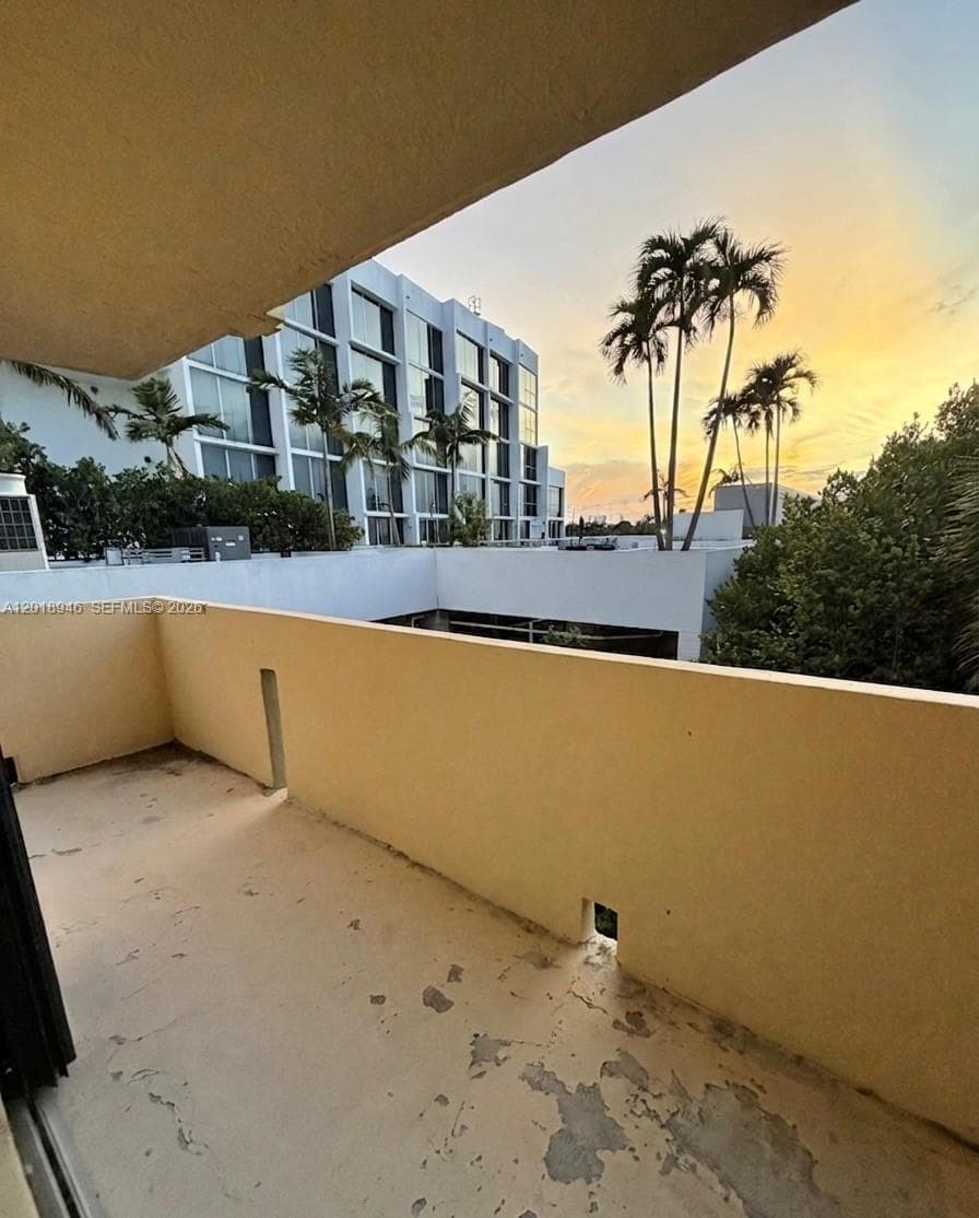 2924 Collins Ave # 404, Miami Beach FL 33140 — 10