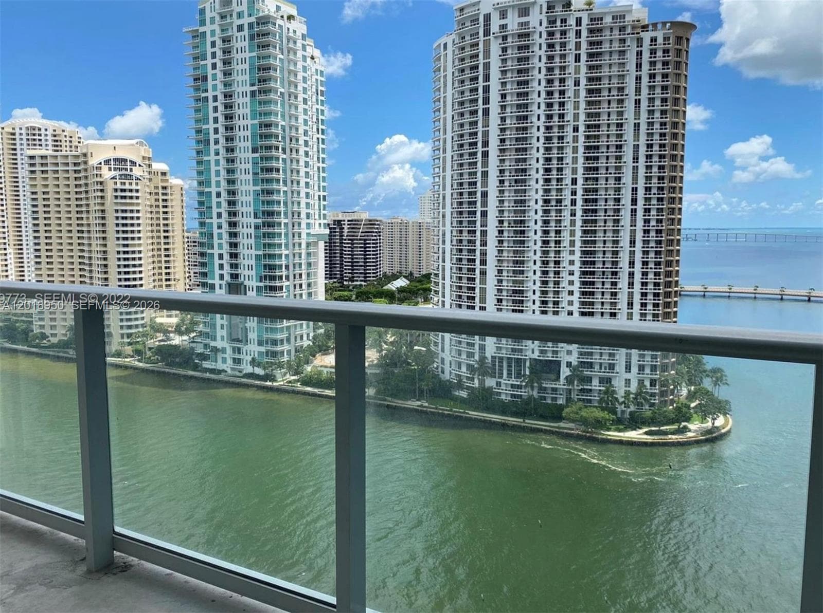 300 S Biscayne Blvd # 1606, Miami FL 33131 — 1