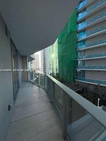 77 SE 5th St # 1605, Miami FL 33131 — 2
