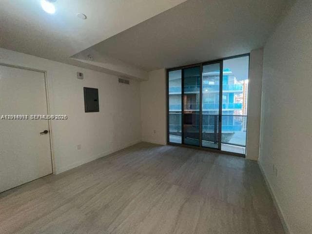 77 SE 5th St # 1605, Miami FL 33131 — 7