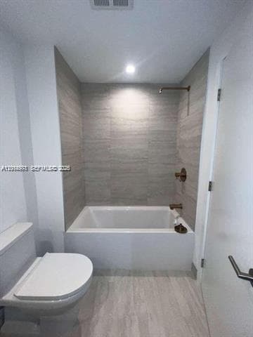 77 SE 5th St # 1605, Miami FL 33131 — 11