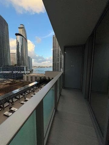77 SE 5th St # 1704, Miami FL 33131 — 3