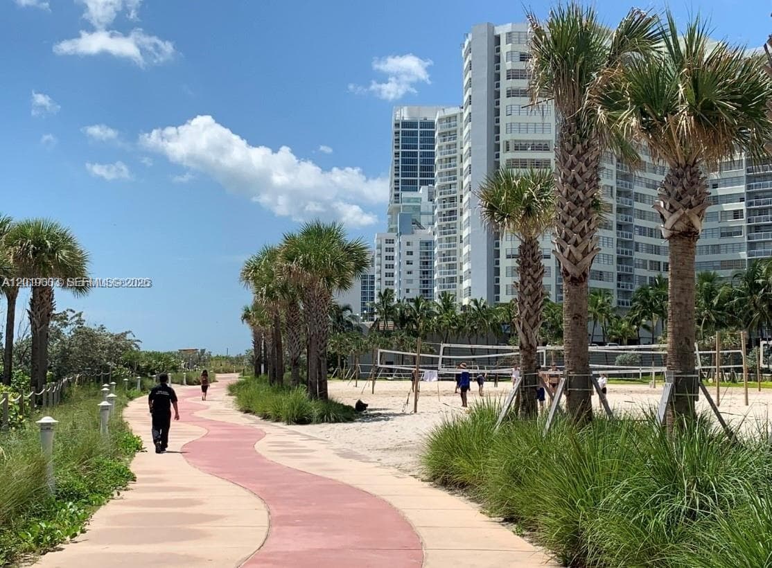 7445 Harding Ave # 112, Miami Beach FL 33141 — 16