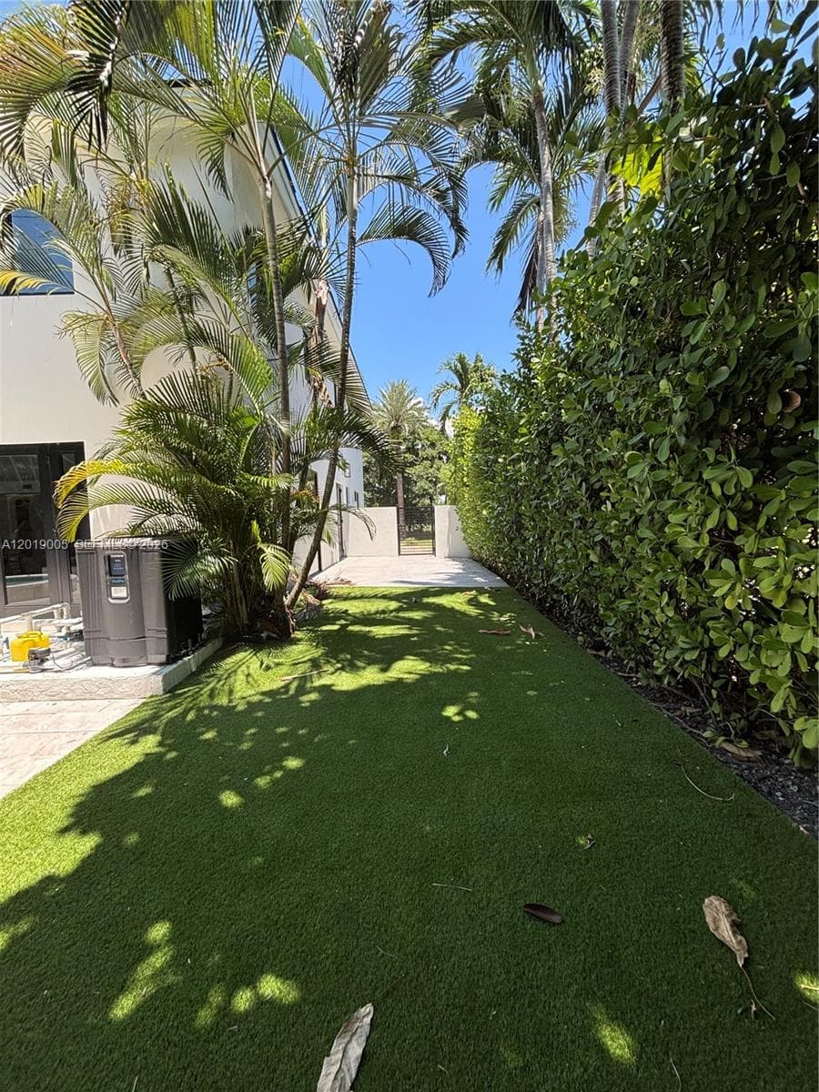 6220 SW 144th St, Coral Gables FL 33158 — 34