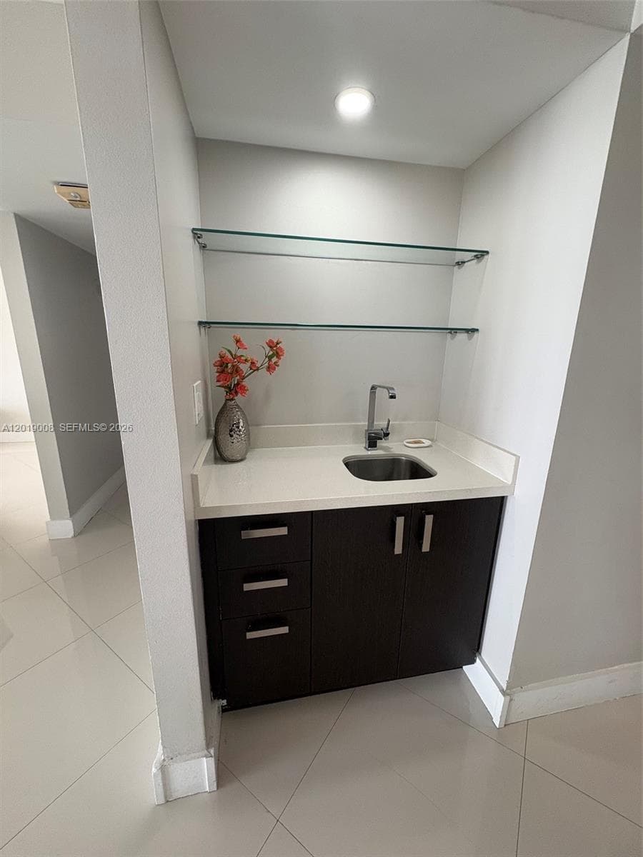 1717 N Bayshore Dr # 2054, Miami FL 33132 — 5