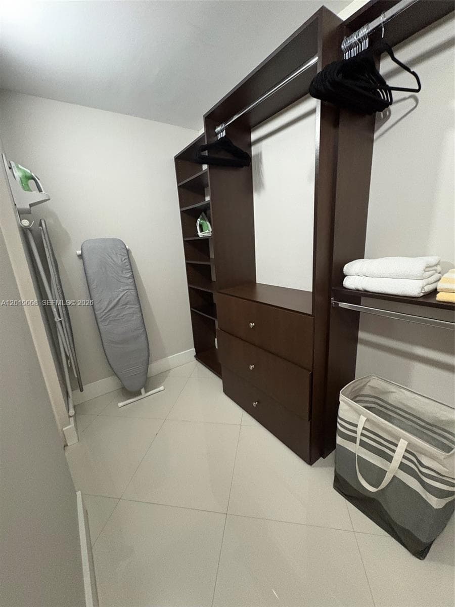 1717 N Bayshore Dr # 2054, Miami FL 33132 — 10