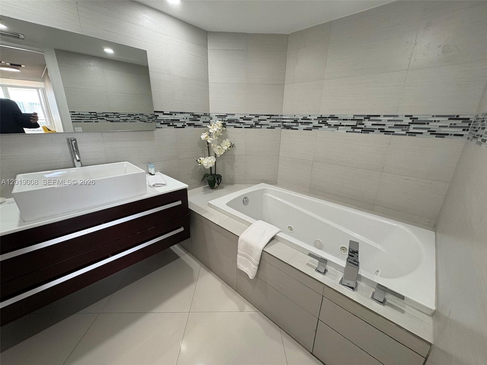 1717 N Bayshore Dr # 2054, Miami FL 33132 — 11