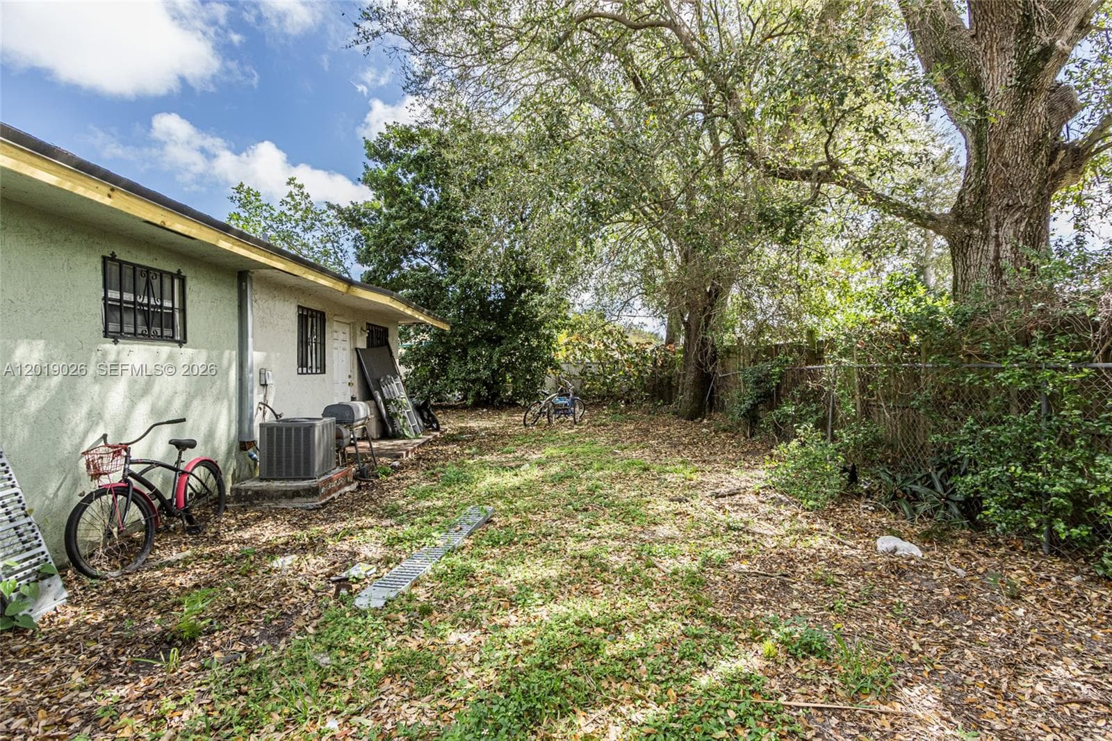 2316-2318 NW 98th St, Miami FL 33147 — 10