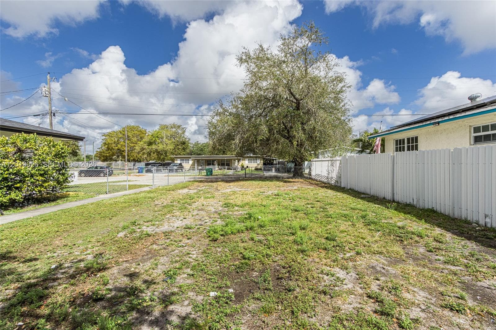 2316-2318 NW 98th St, Miami FL 33147 — 8