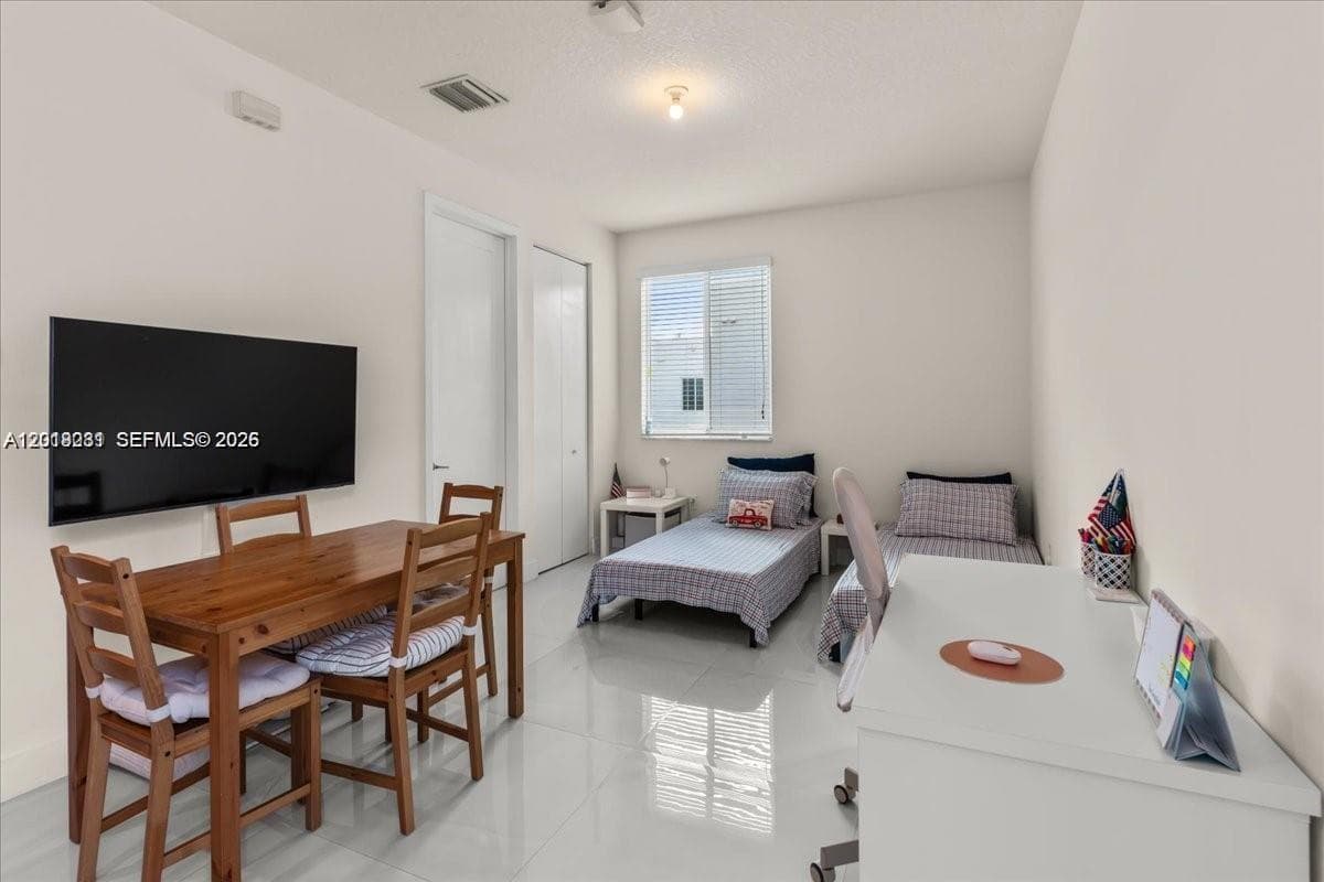 6680 NW 102nd Path, Doral FL 33178 — 32