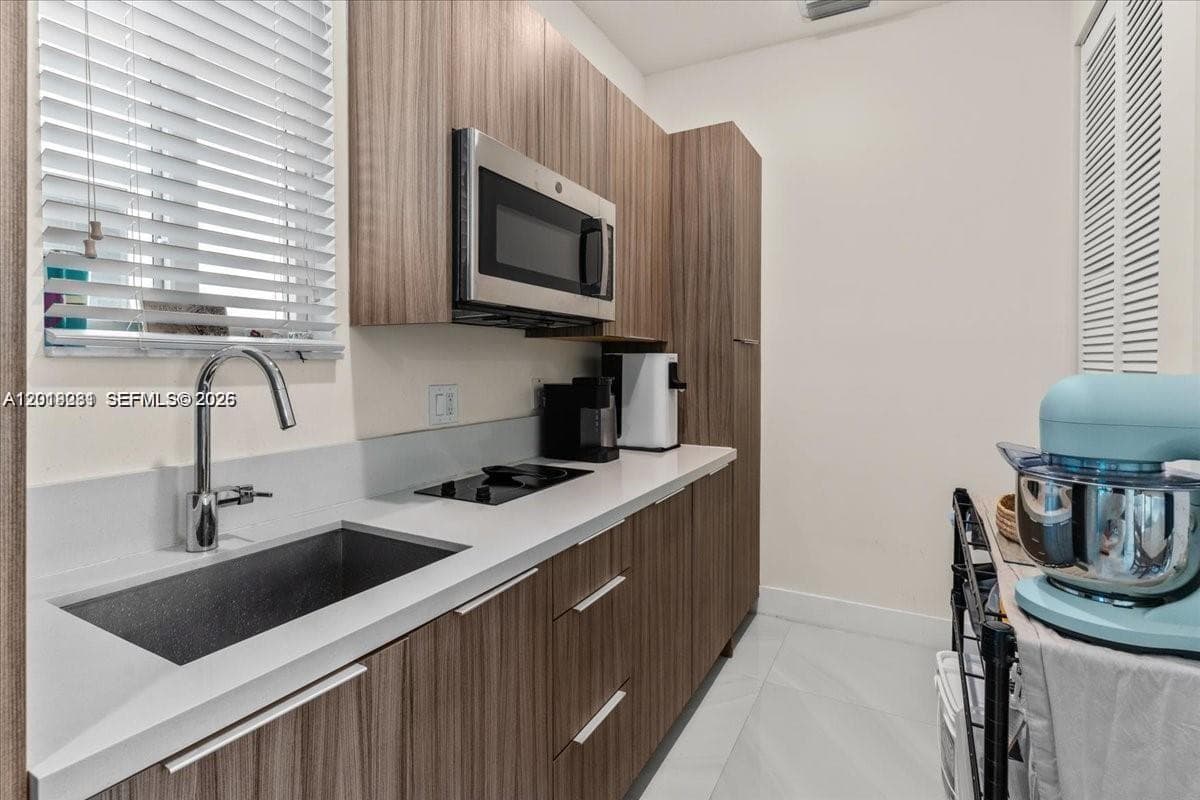 6680 NW 102nd Path, Doral FL 33178 — 33