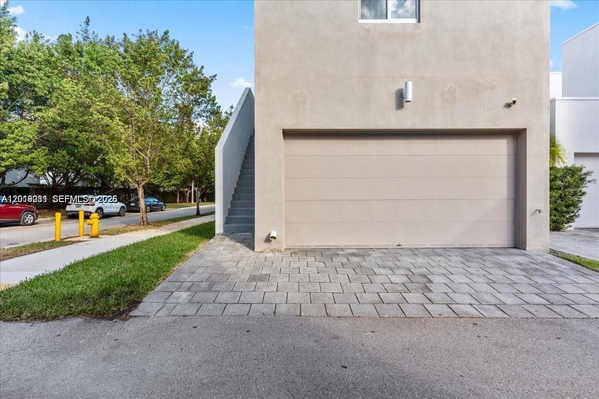 6680 NW 102nd Path, Doral FL 33178 — 39