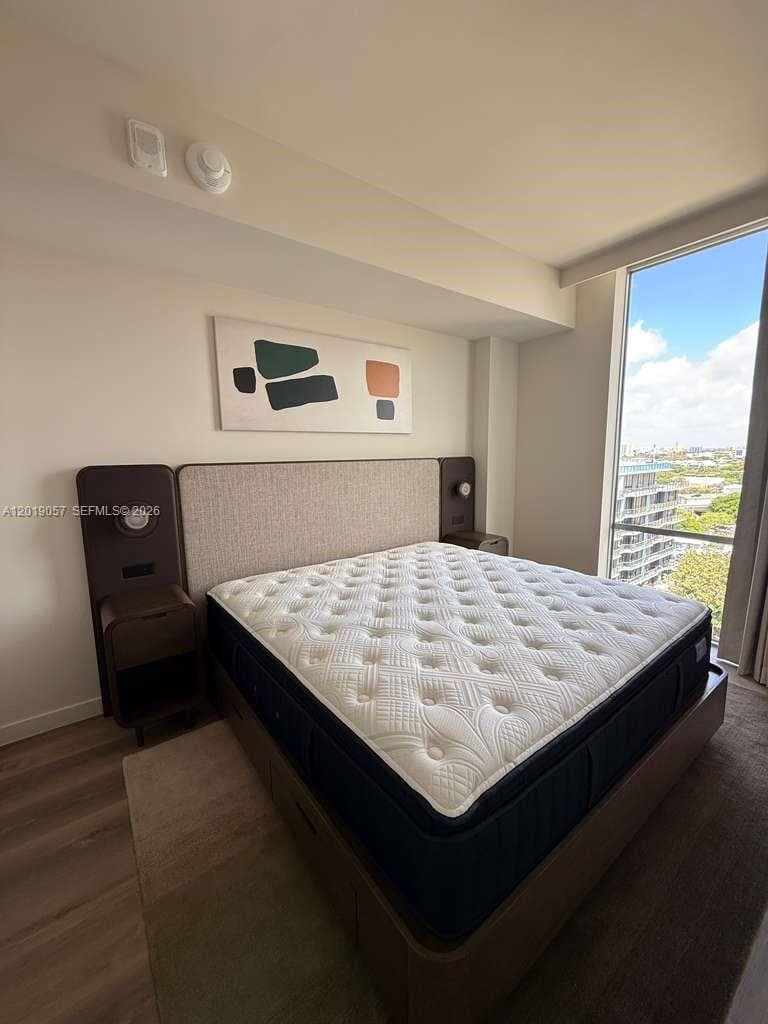 1611 SW 2nd ave # 911, Miami FL 33129 — 5