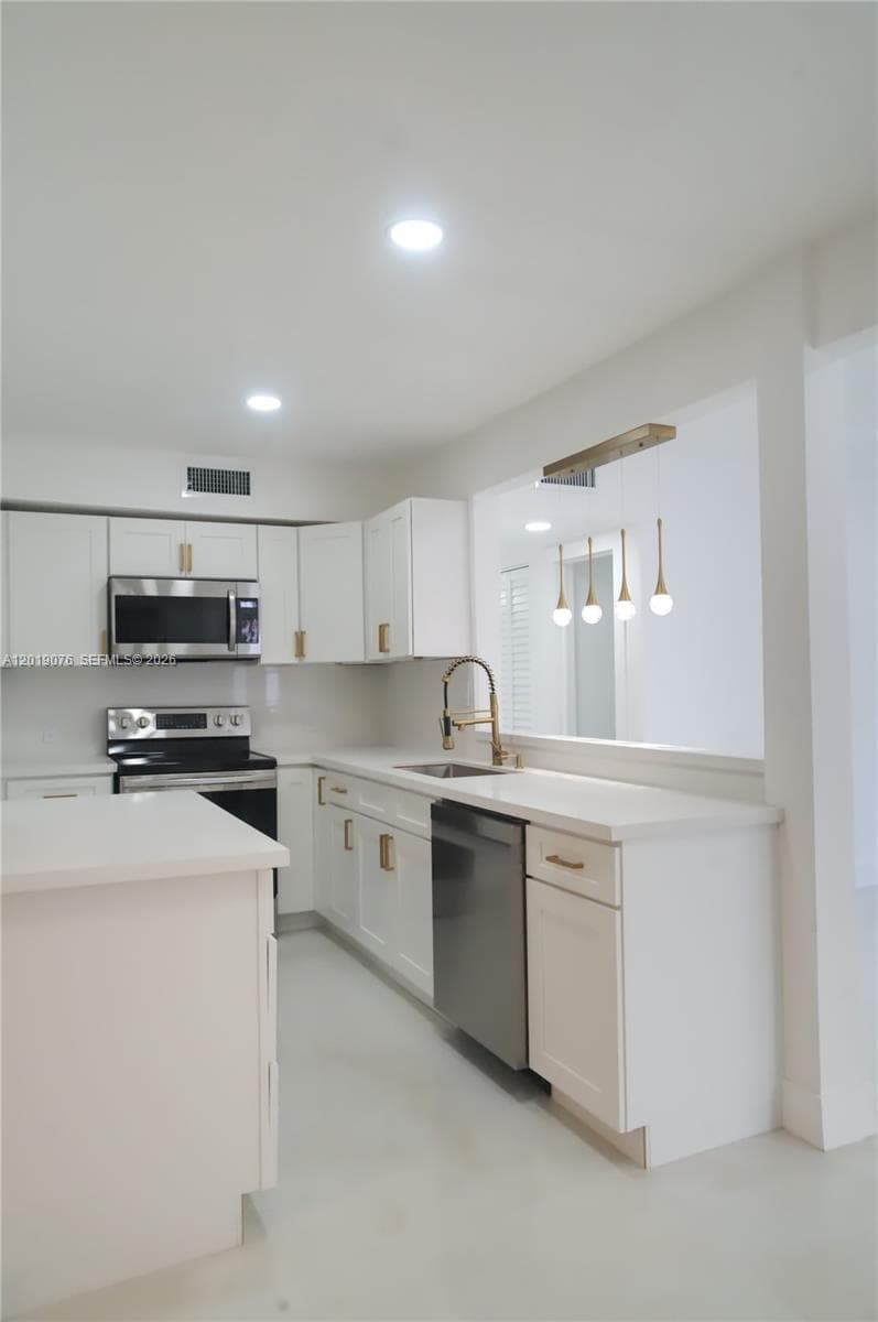 315 NW 127th St # 0, North Miami FL 33168 — 23