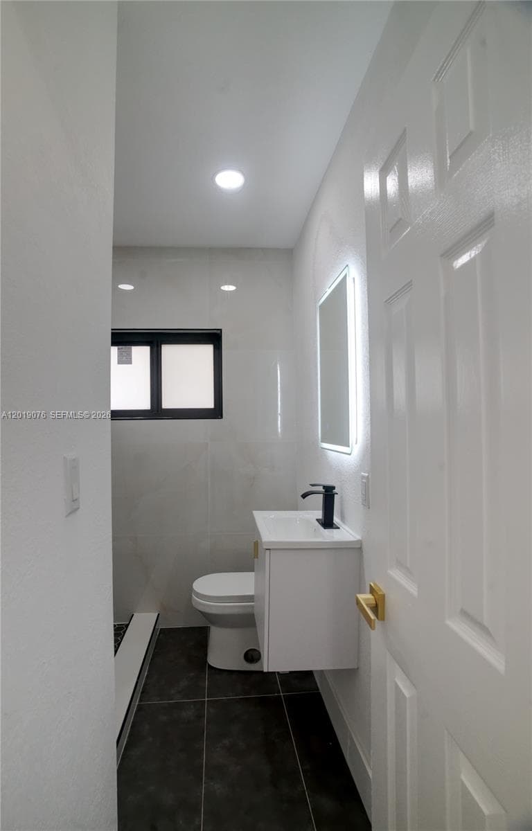 315 NW 127th St # 0, North Miami FL 33168 — 32