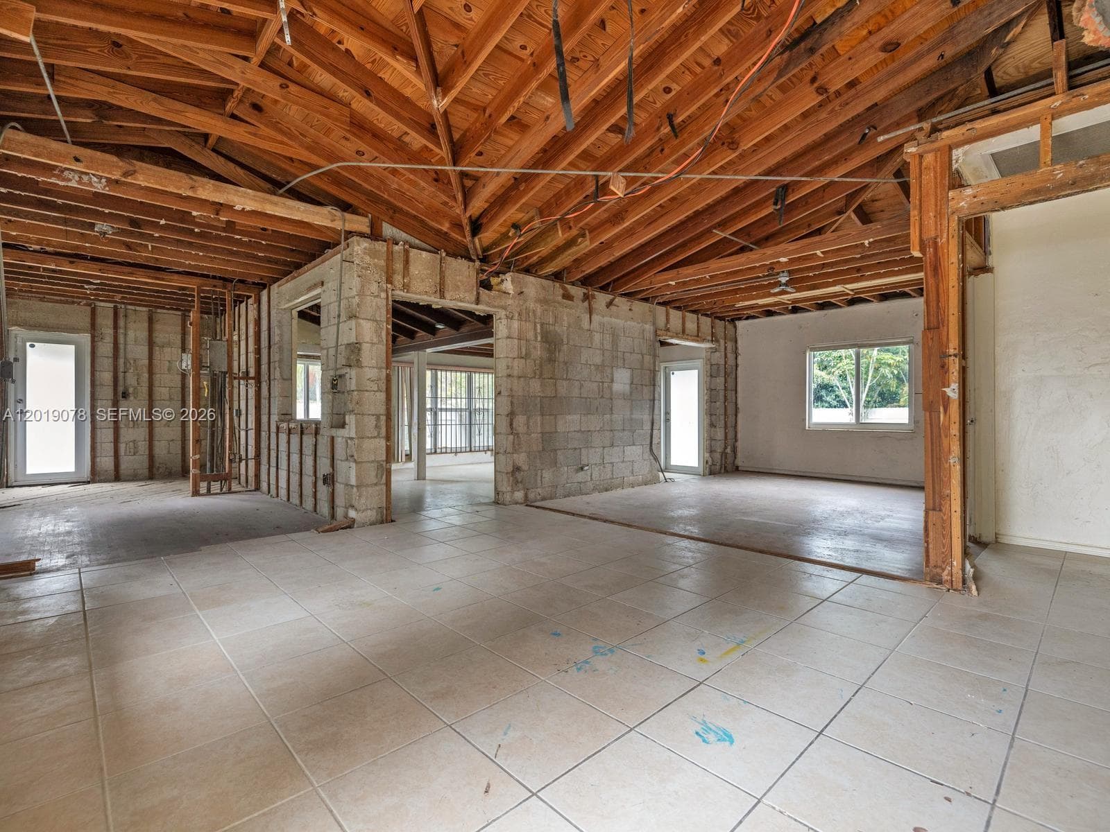 6 NW 106th St, Miami Shores FL 33150 — 21