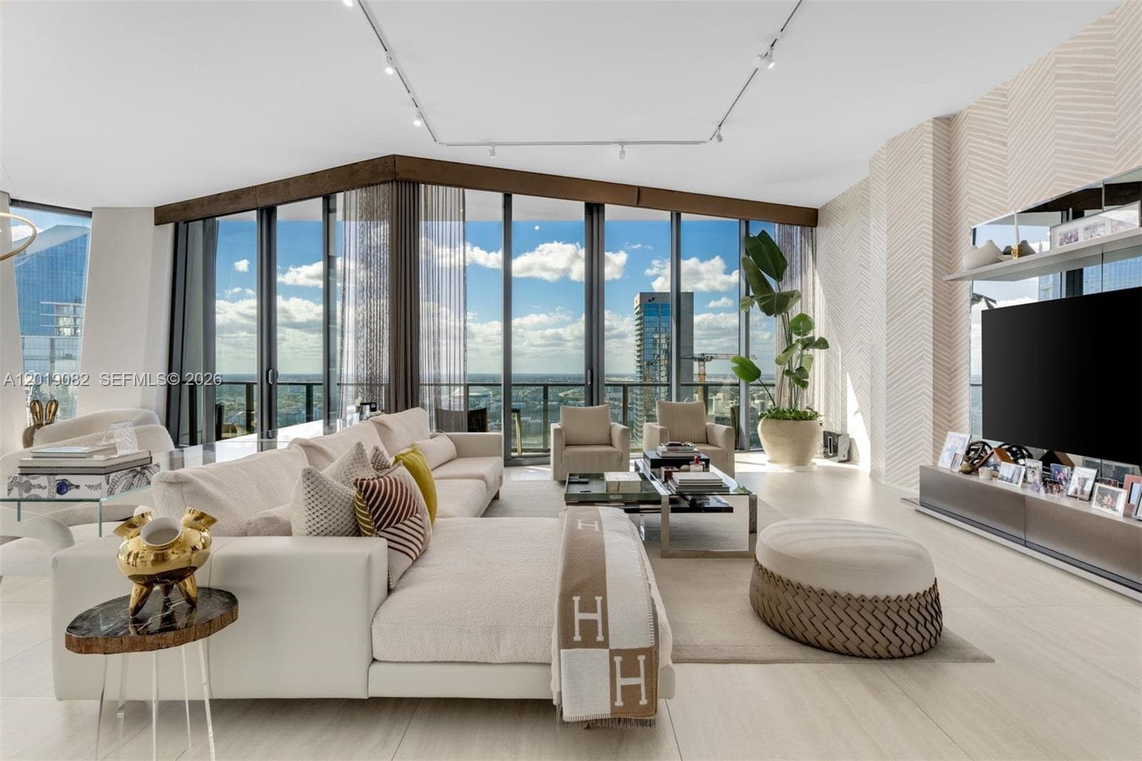 1000 Biscayne Blvd # 5101, Miami FL 33132 — 42
