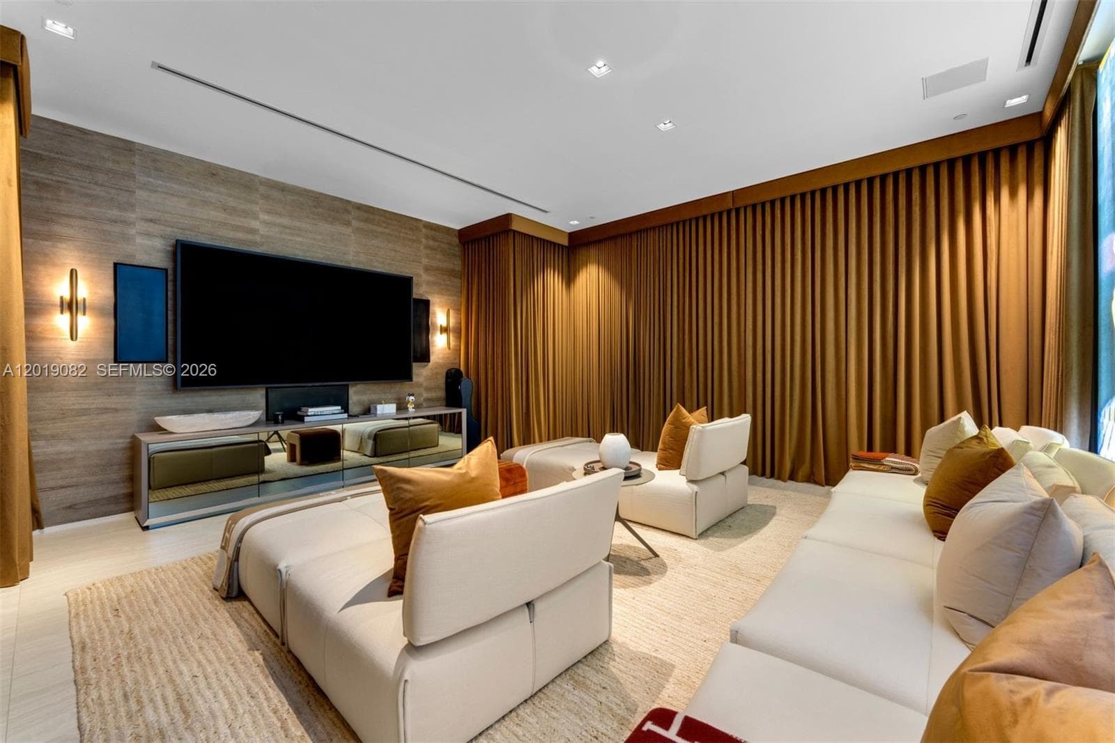 1000 Biscayne Blvd # 5101, Miami FL 33132 — 24