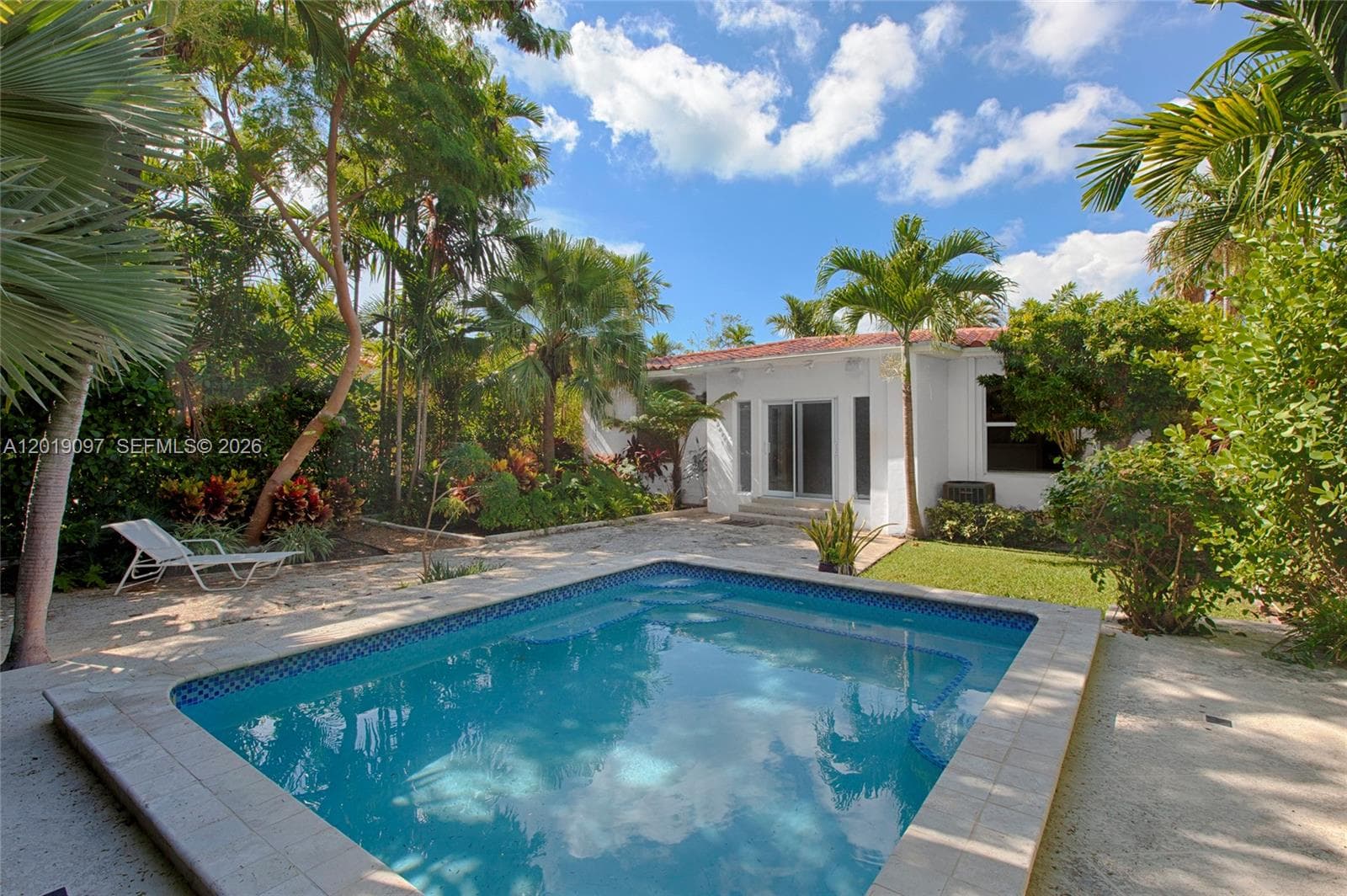 745 Lakeview Dr, Miami Beach FL 33140 — 2