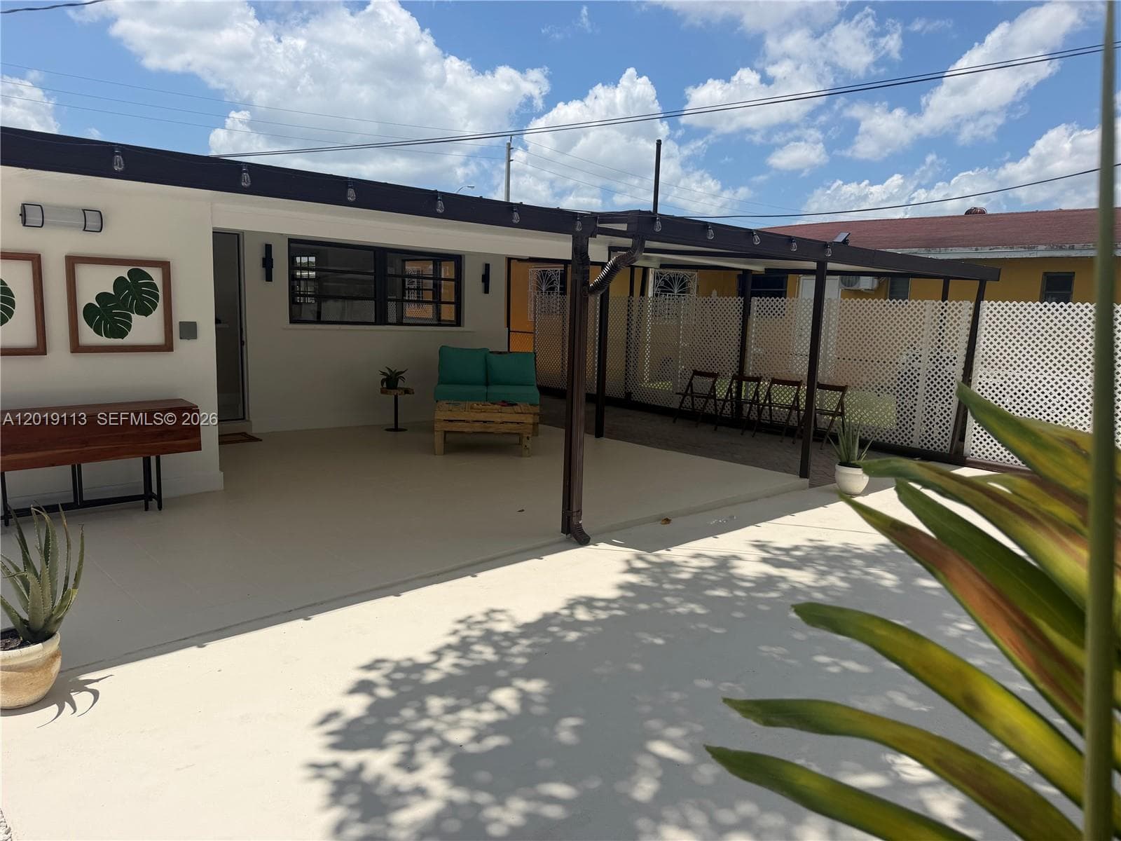 2541 W 10th Ave, Hialeah FL 33010 — 22