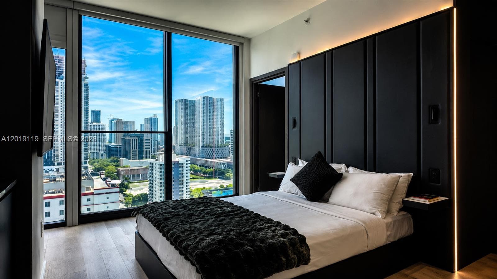 20 NE 11th St # 4406, Miami FL 33132 — 6